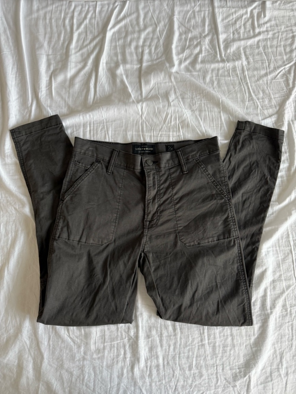 Lucky Brand Women’s Dark Gray The Cargo Pants - 4 - Picture 1 of 7